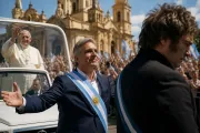 El altar de la rosca: Llaryora usa la visita del Papa para primerear a Milei en 2027