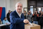 Hugo Passalacqua adelanta las elecciones en Misiones para cercar a los libertarios