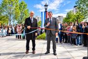 La Plata: Alak inauguró la renovada Plaza España junto al embajador